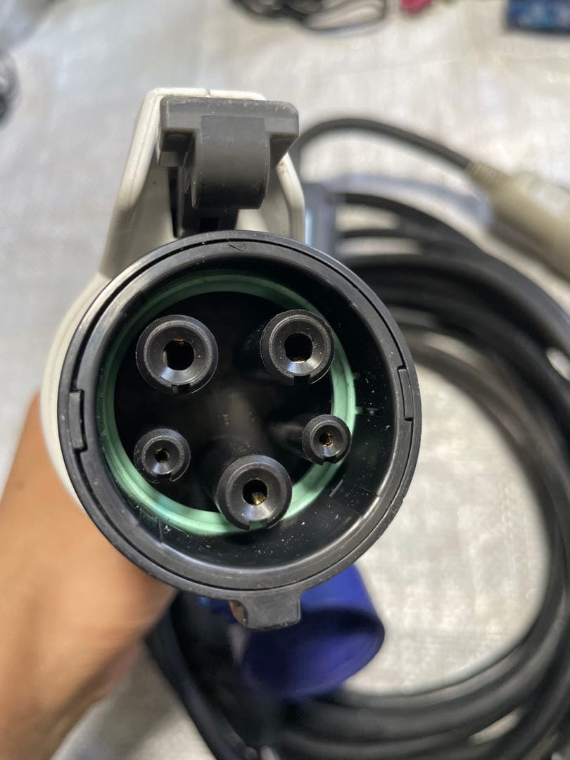 日産　リーフ　充電ケーブル　3NK0A