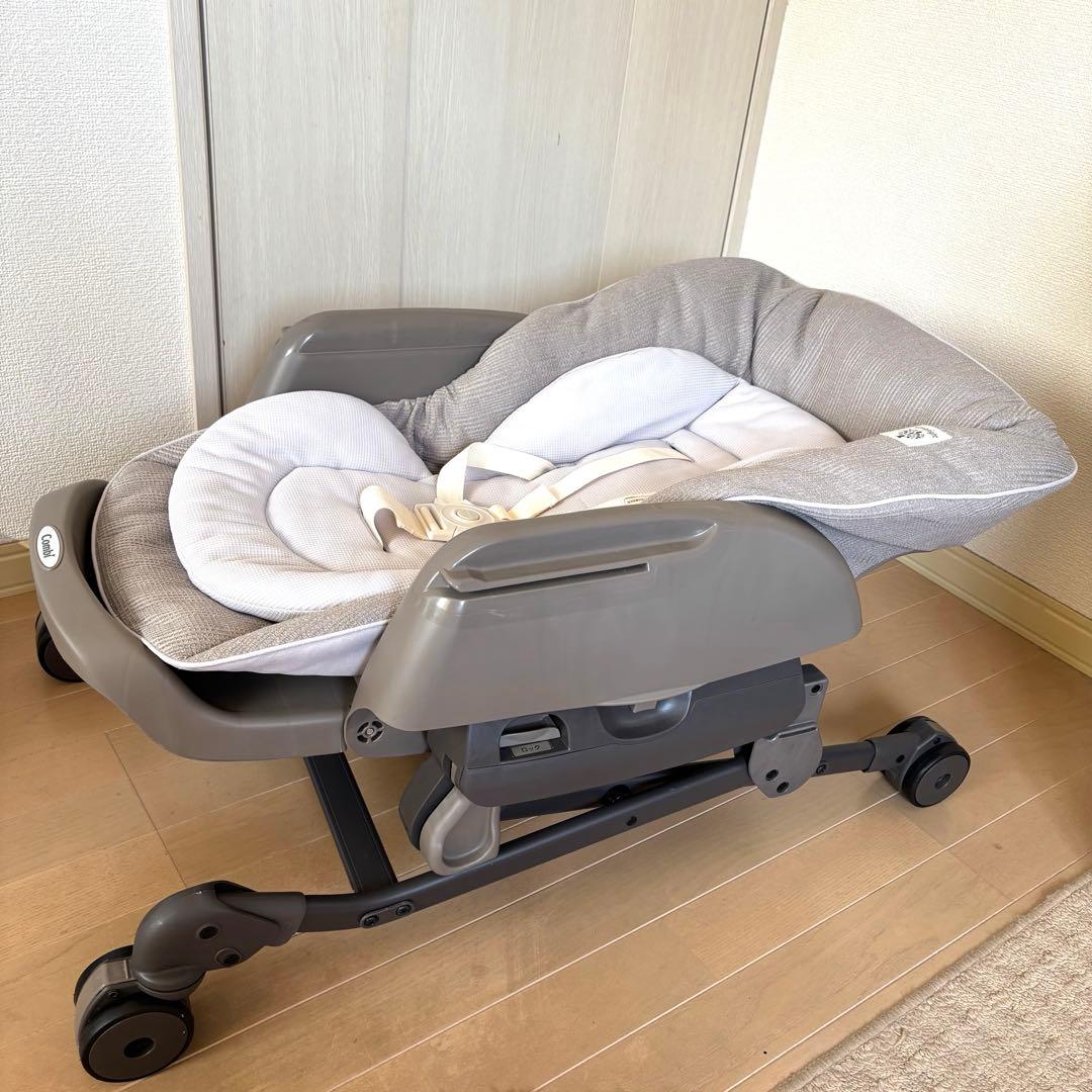 Combi ネムリラ 手動スウィング ハイローチェアー ランチトレー付き　箱付き