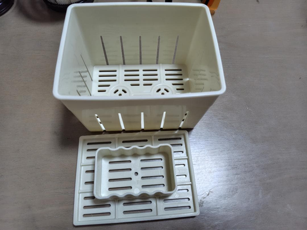 ヒューロムHurom スロー ジューサー H-AA-RBA17 フェラーリレッド