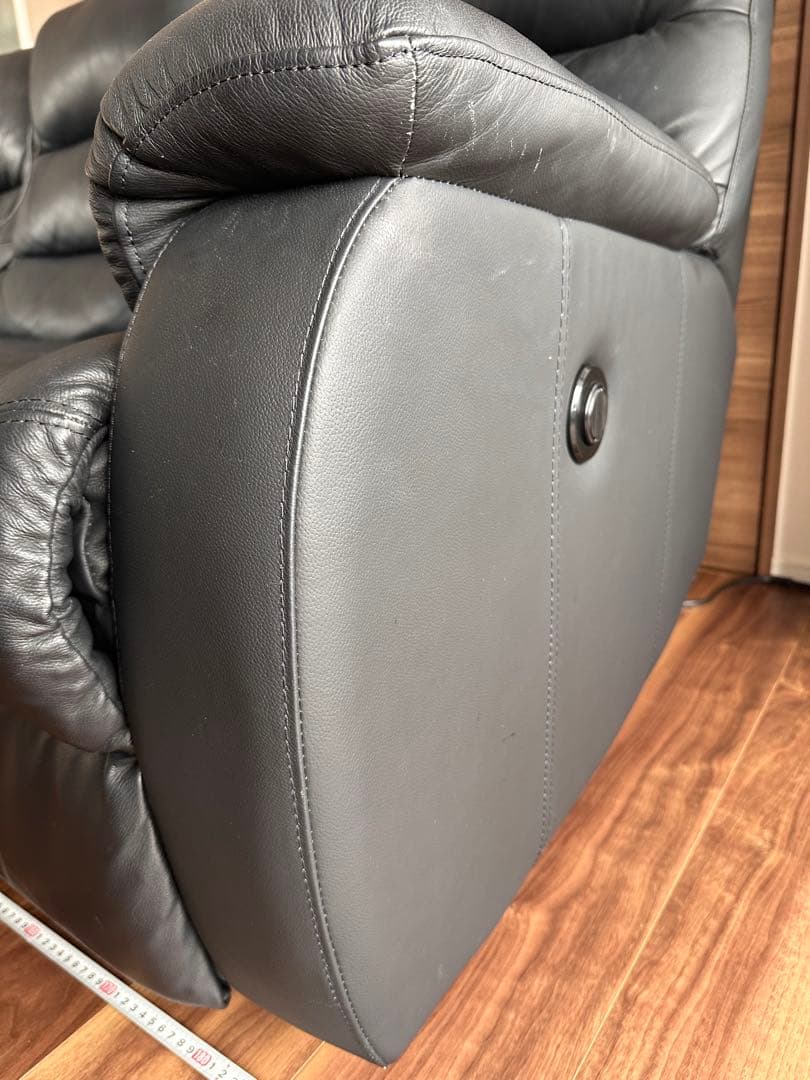 ニトリ電動リクライニングソファ 3人掛け本革 黒 送料込2/14まで指定日発送