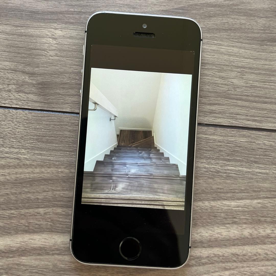 iPhone SE（第一世代） 128GB スペースグレイ 本体のみ