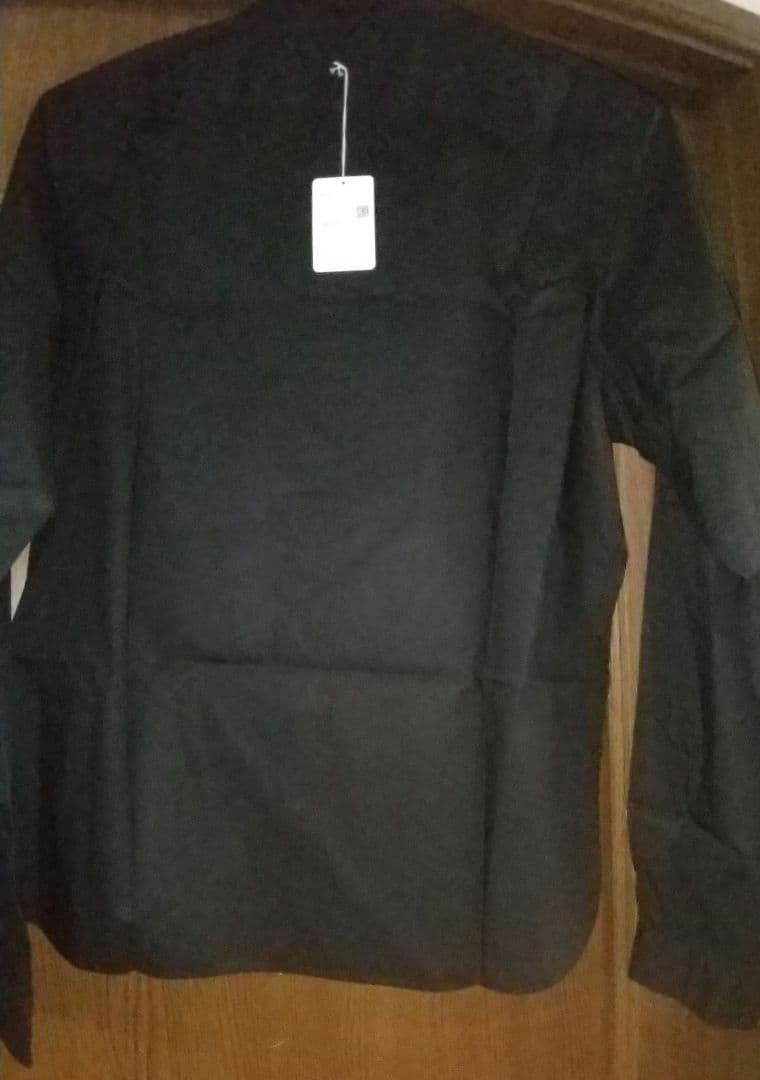 新品タグ付き マーガレット・ハウエル 黒ブラウス 綿１００%