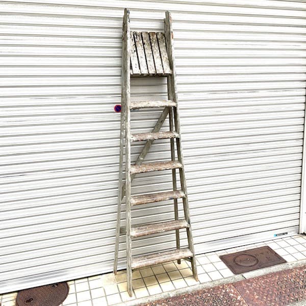 シャビィな梯子　ハシゴ　ラック　インテリア　什器　ビンテージ　脚立　おしゃれ