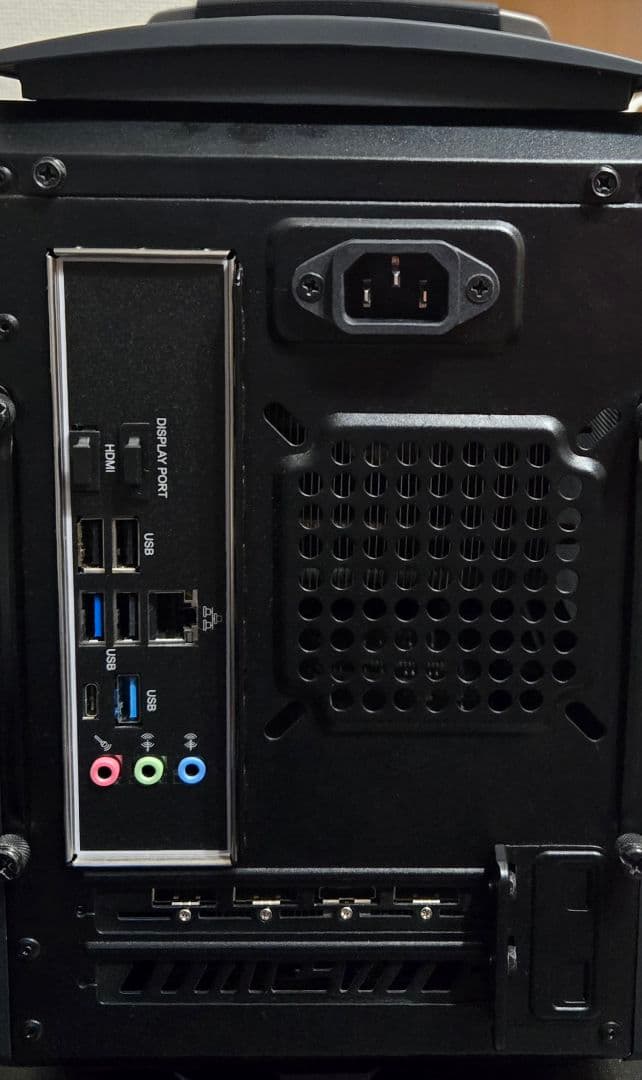 小型 ゲーミングpc G-TUNE i7 RX6600XT Wi-Fi