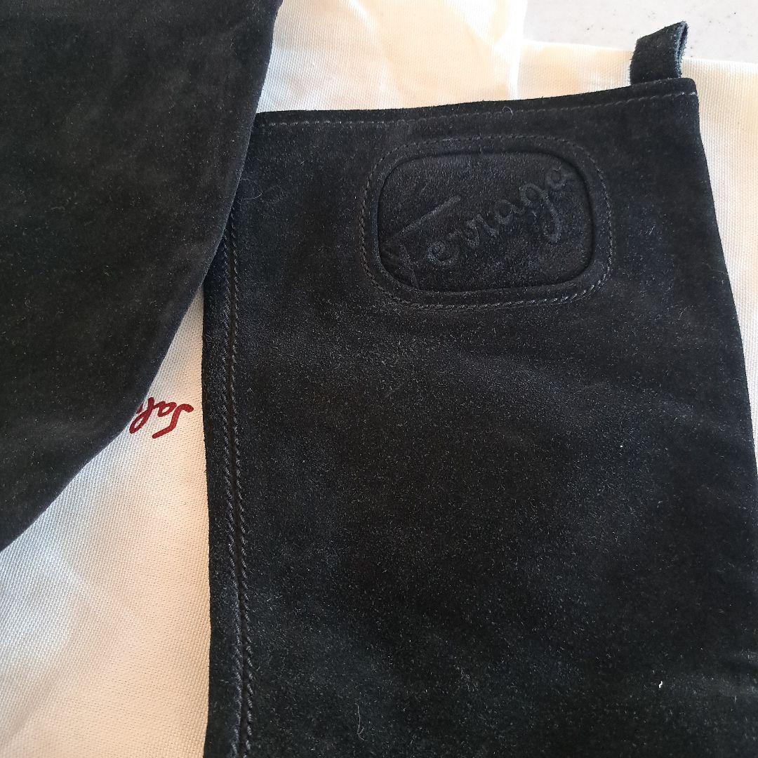 フェラガモテ 黒 スエードブーツ 7　ムートンブーツ　2品　(なぎさ)