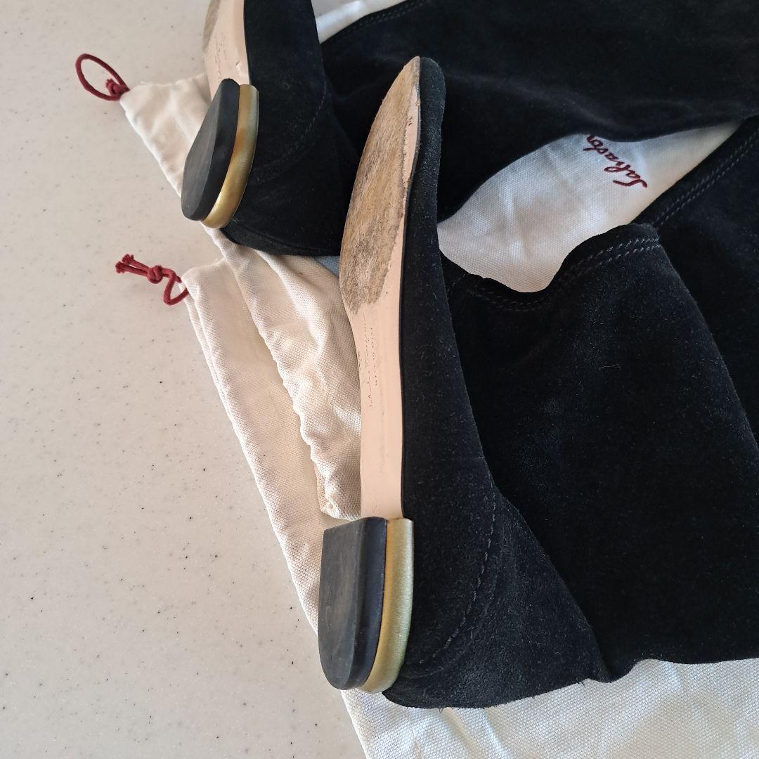 フェラガモテ 黒 スエードブーツ 7　ムートンブーツ　2品　(なぎさ)