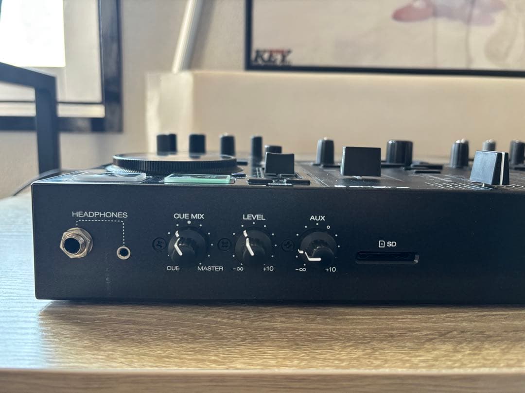 DENON DJ PRIME GO ポータブルDJ機材 本体中古