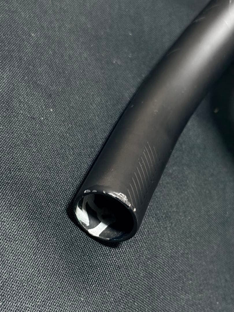 ボントレガーXXX VR-C カーボンハンドル クランプ痕、凹みあり