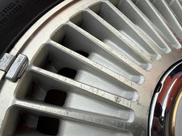 専用　希少!!トヨタ センチュリー 純正 キャップ付き 225/60R16