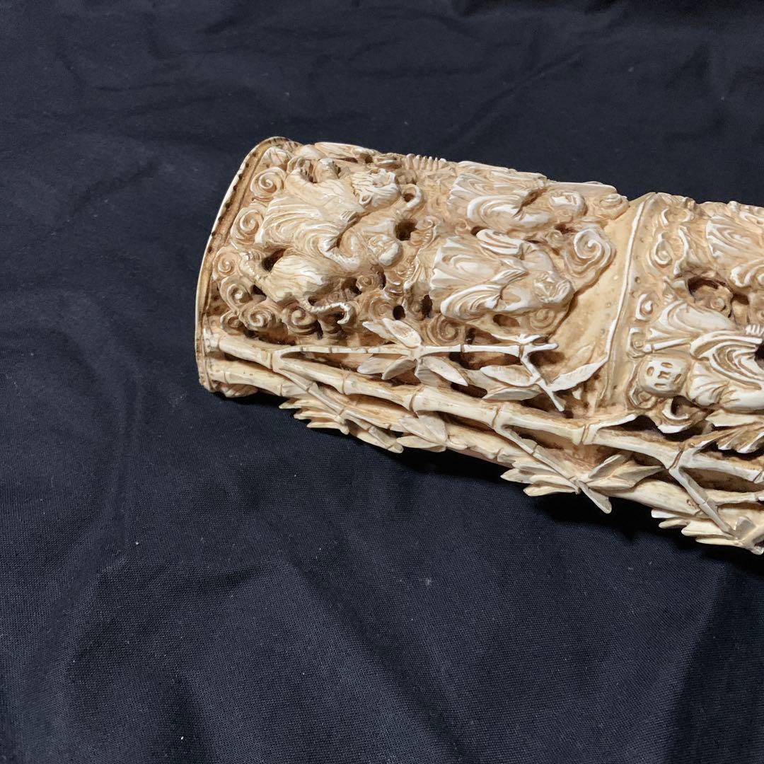 マンモスの牙の置物