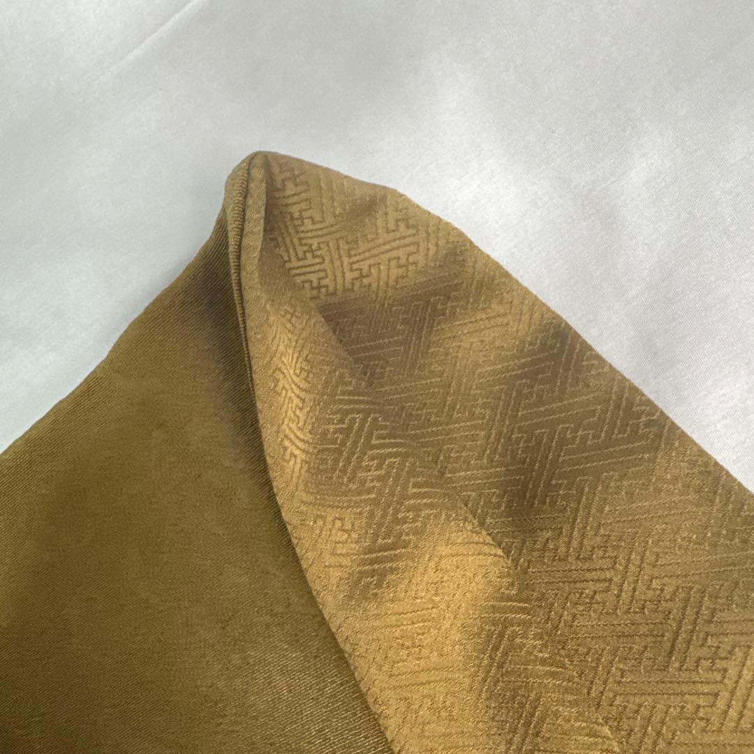1968★角度で見える唐草地紋様★オリーブ色　静穏　雅楽人物柄★訪問着セット★
