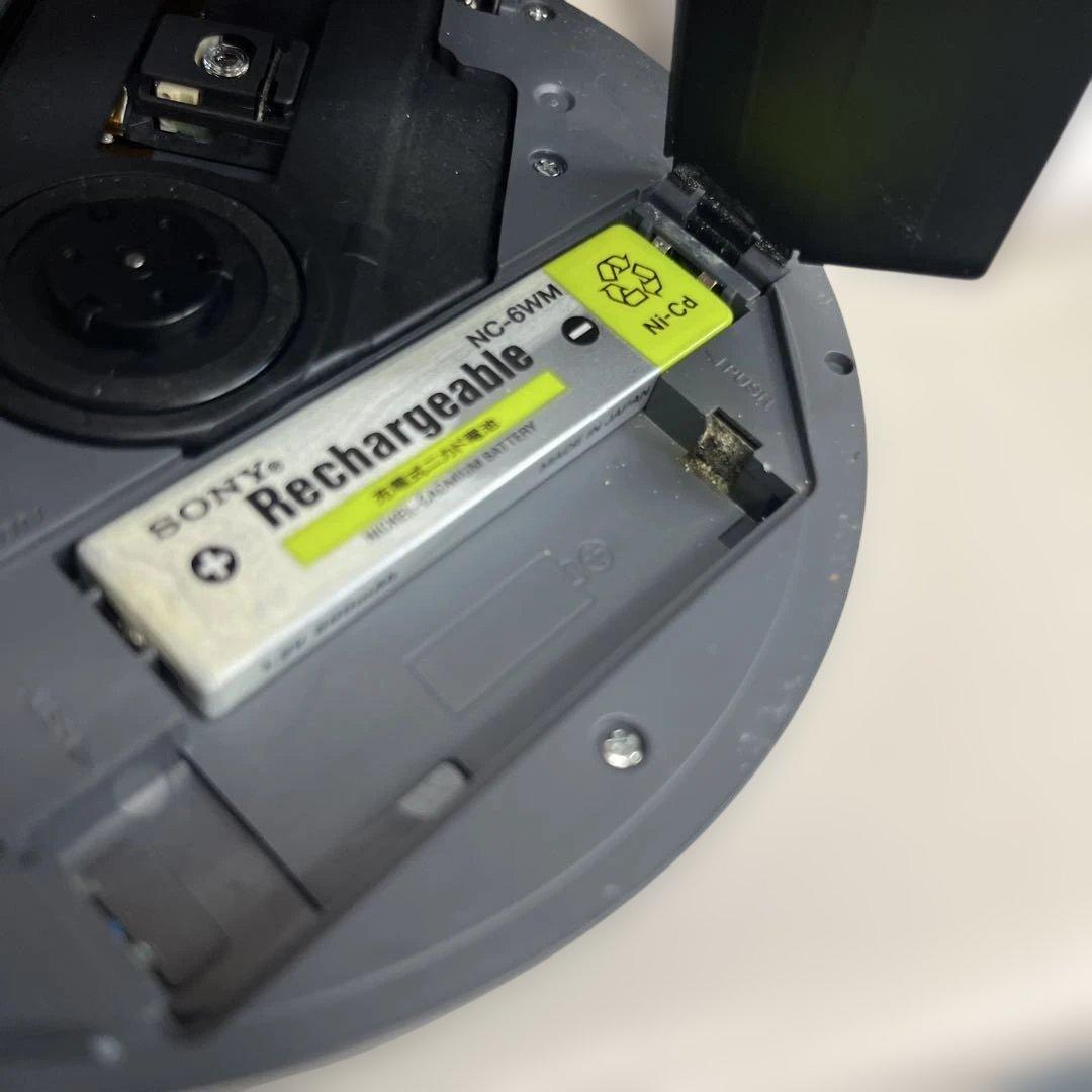 SONYポータブルCDプレーヤー　ウォークマンD-EJ855 WALKMAN