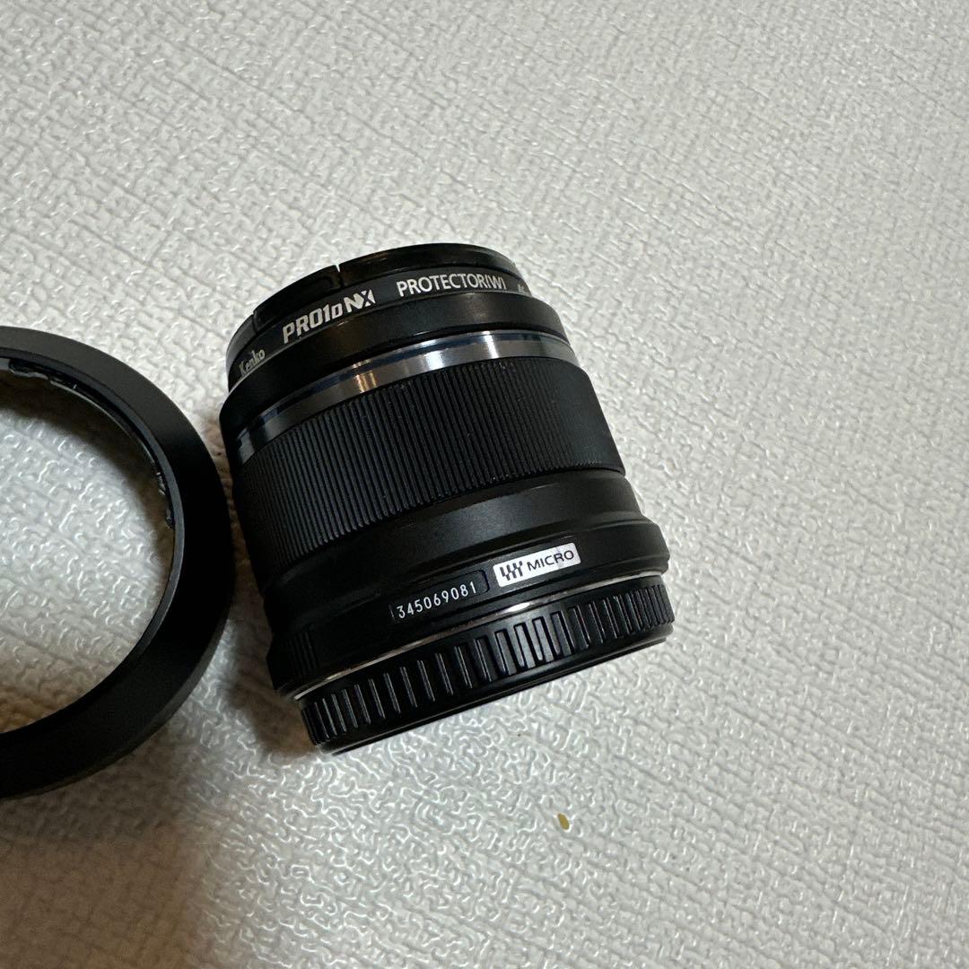 レンズフード付き　OLYMPUS 25mm f1.8 レンズ