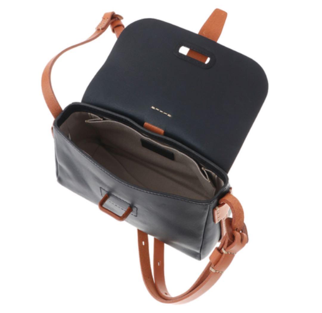 genten サドルベルト ヌオーバ 横型コンパクトショルダーバッグ　クロ