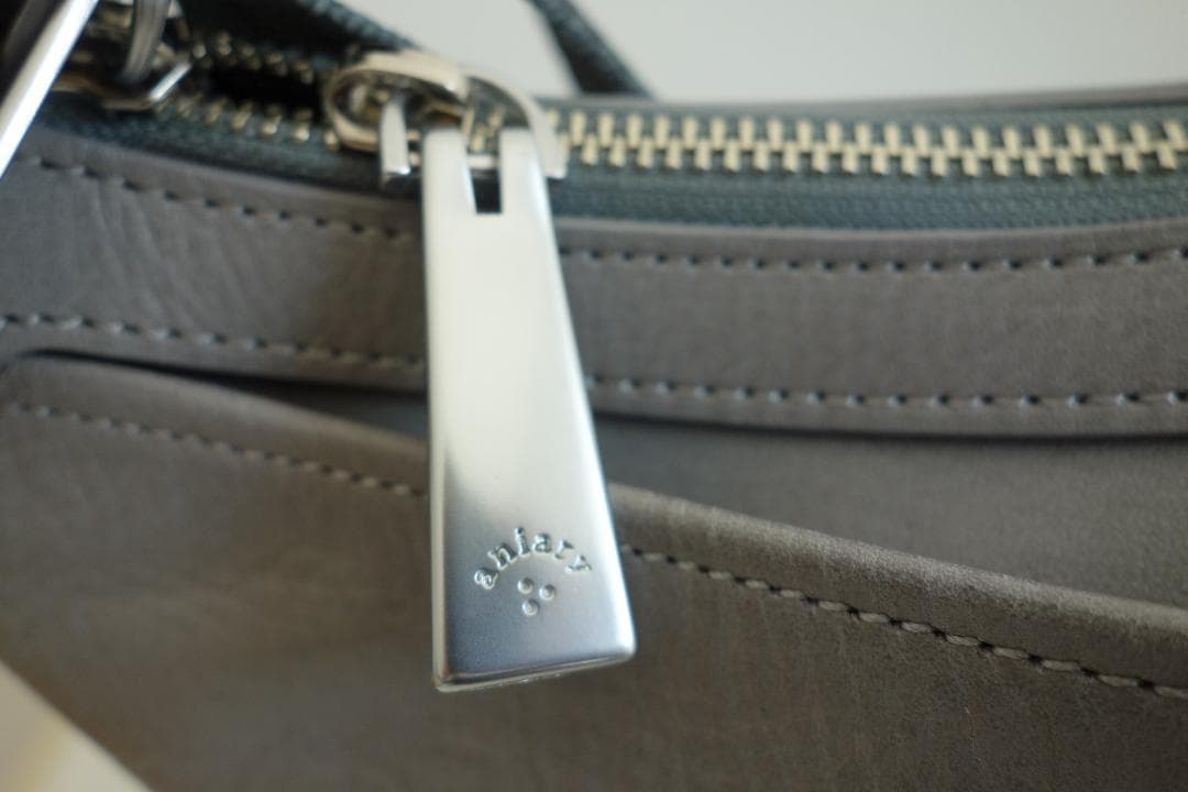 【美品】 aniary [アニアリ] ショルダーバッグ （ライトグレー）