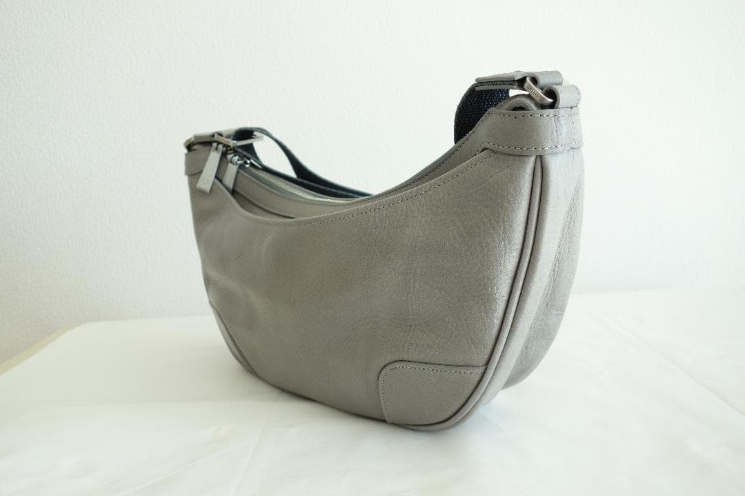 【美品】 aniary [アニアリ] ショルダーバッグ （ライトグレー）
