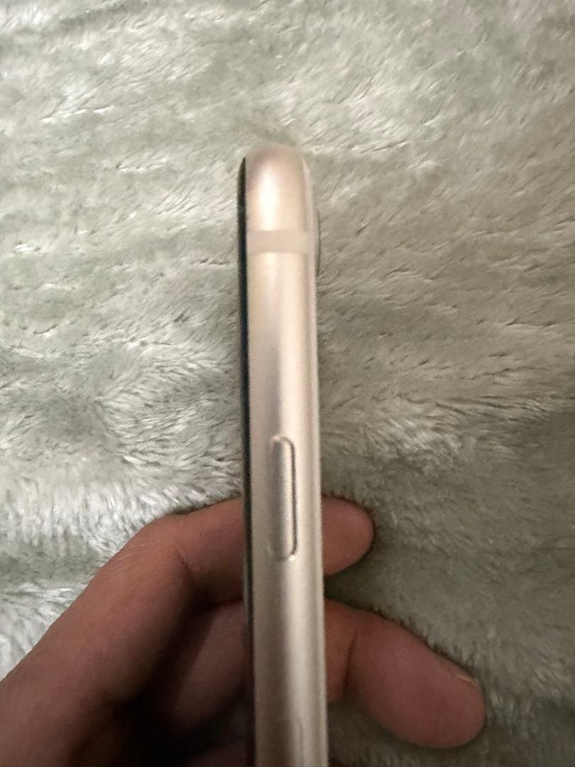 iPhone SE3 64GB スタートライト（整備済み品）SIMフリー