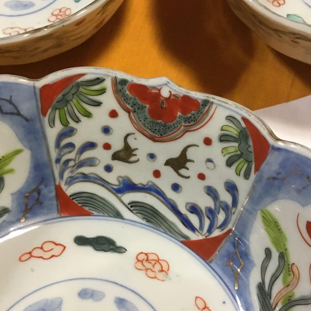 入れ子の色絵の鉢