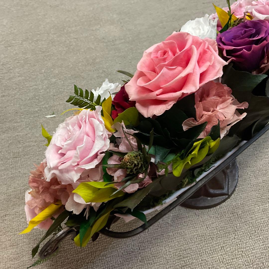 処分価格‼️ベルフルール　華やかなプリザードフラワー(ナチューリッヒS)バラ