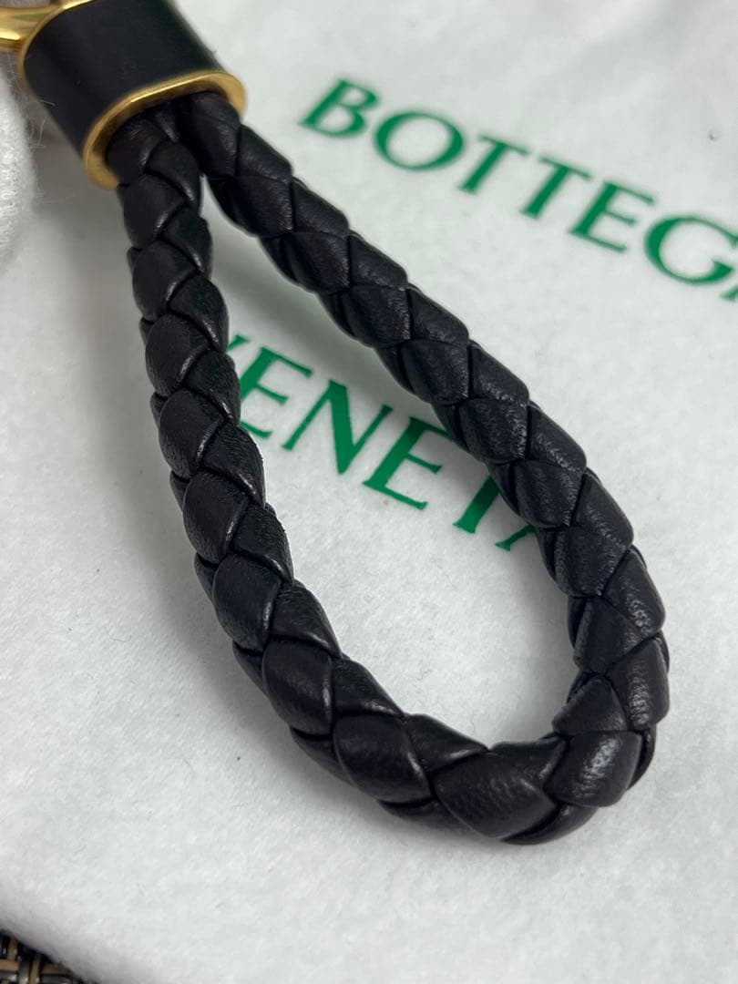 ⚪︎ ✨極美品✨ボッテガ・ヴェネタ　レザーキーリング　イントレチャート