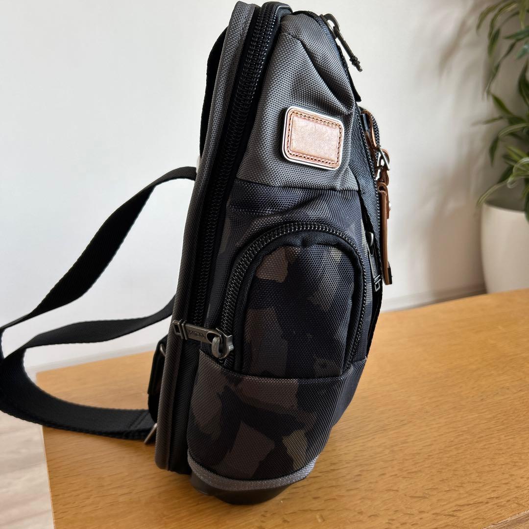 TUMI カモフラージュ ショルダーバッグ