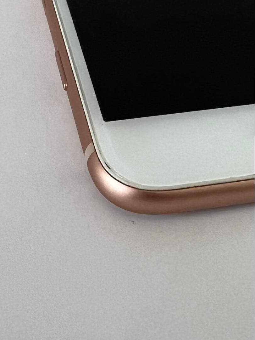 iPhone8 64G ゴールド 本体 ※バッテリー非正規品交換済み