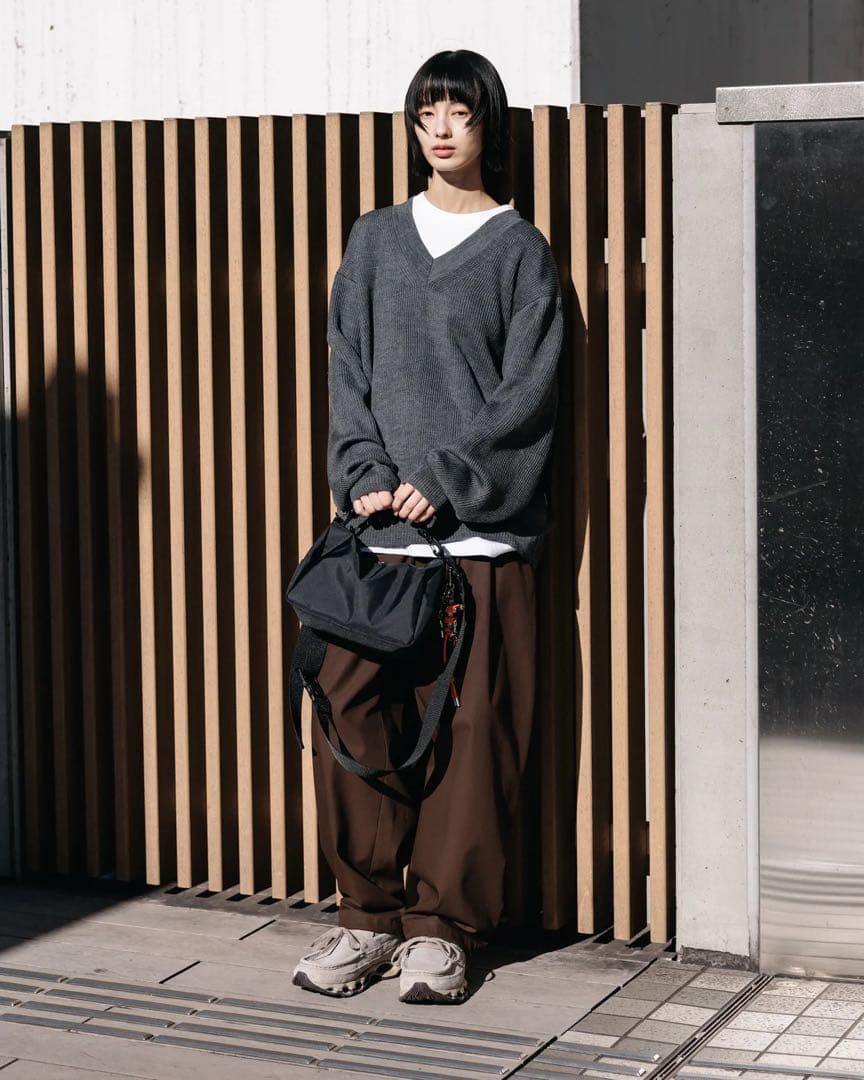 【即完】FINE WOOL V-NECK KNIT PULLOVER