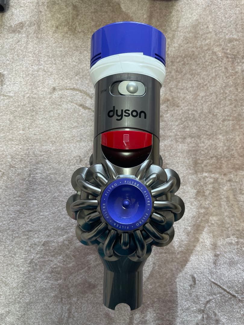 【送料込】Dyson V8 Fluffy＋ コードレス スティッククリーナー
