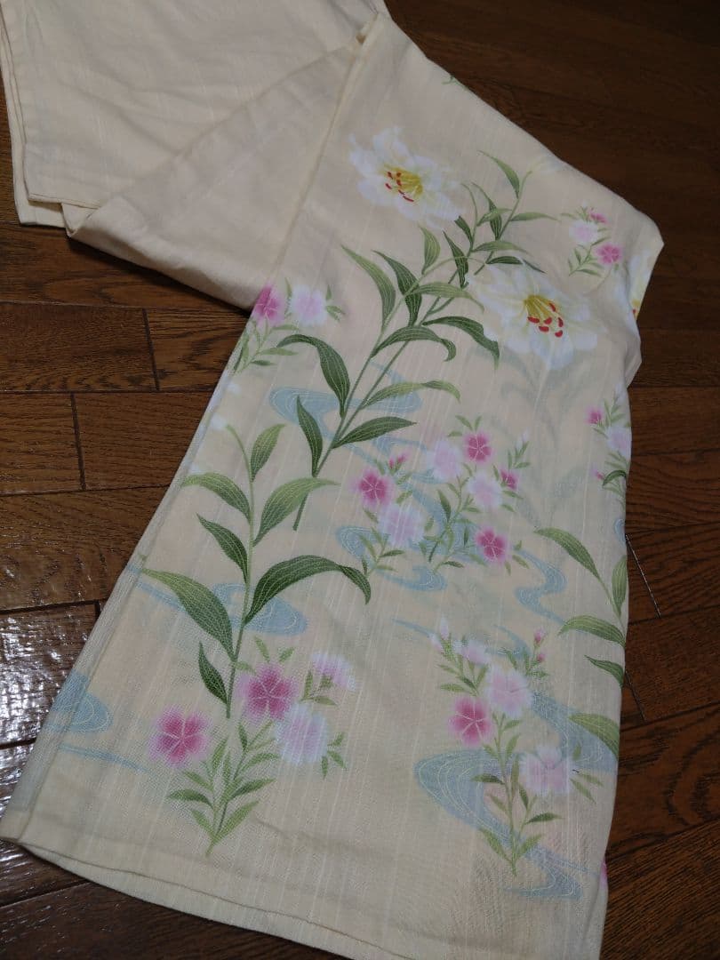 期間限定価格　KEITA MARUYAMA ユリ 芝桜 花柄 浴衣 クリーム色