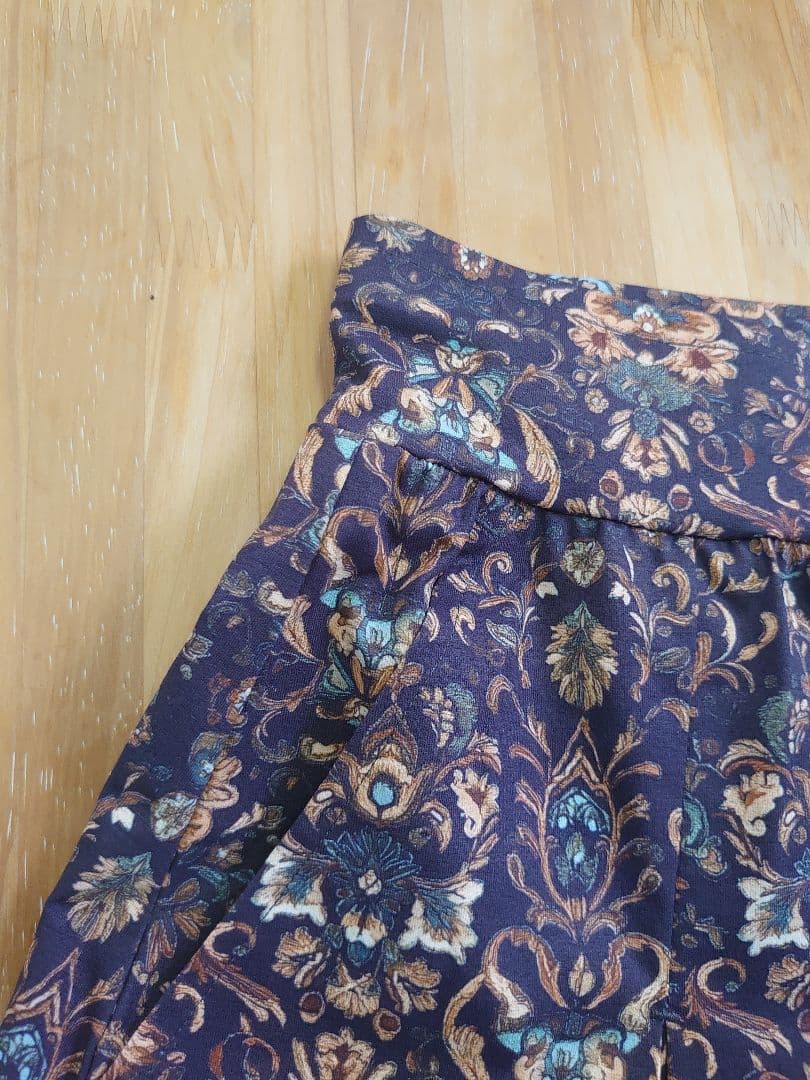 新品未使用　Admiral レディススコート ATLA553 BRW M