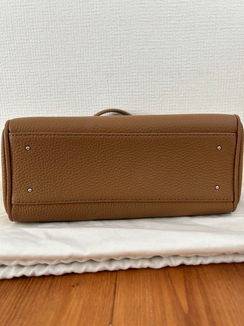 VASIC ブラウンレザー ショルダーバッグ