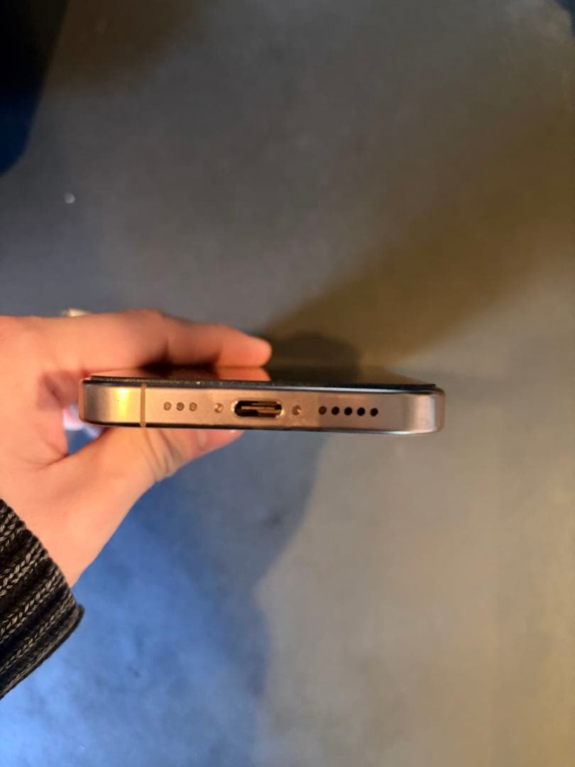 【美品】Apple iPhone16Pro 512GB デザートチタニウム
