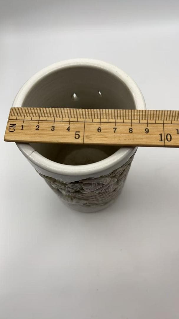 清時代 【王炳荣作】在銘 雕瓷虎獸松林文筆筒 白磁 文房具(Y-8)