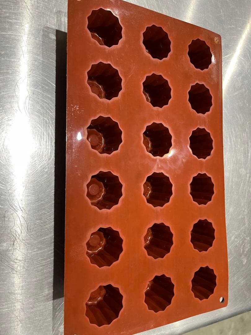 マ*ロ様 シリコマート カヌレ型 18個取れ 10枚セット