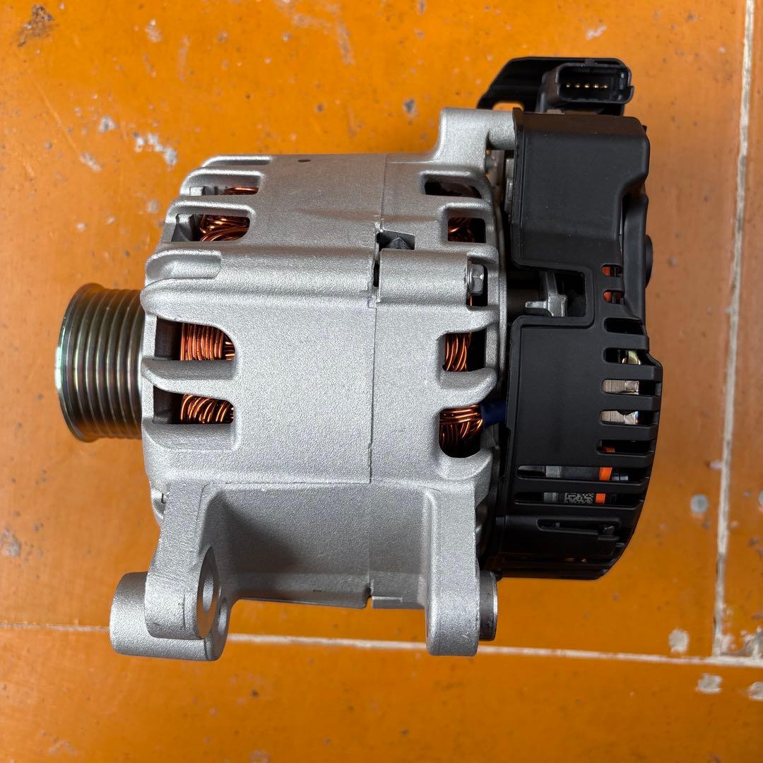 セレナ　オルタネーター
