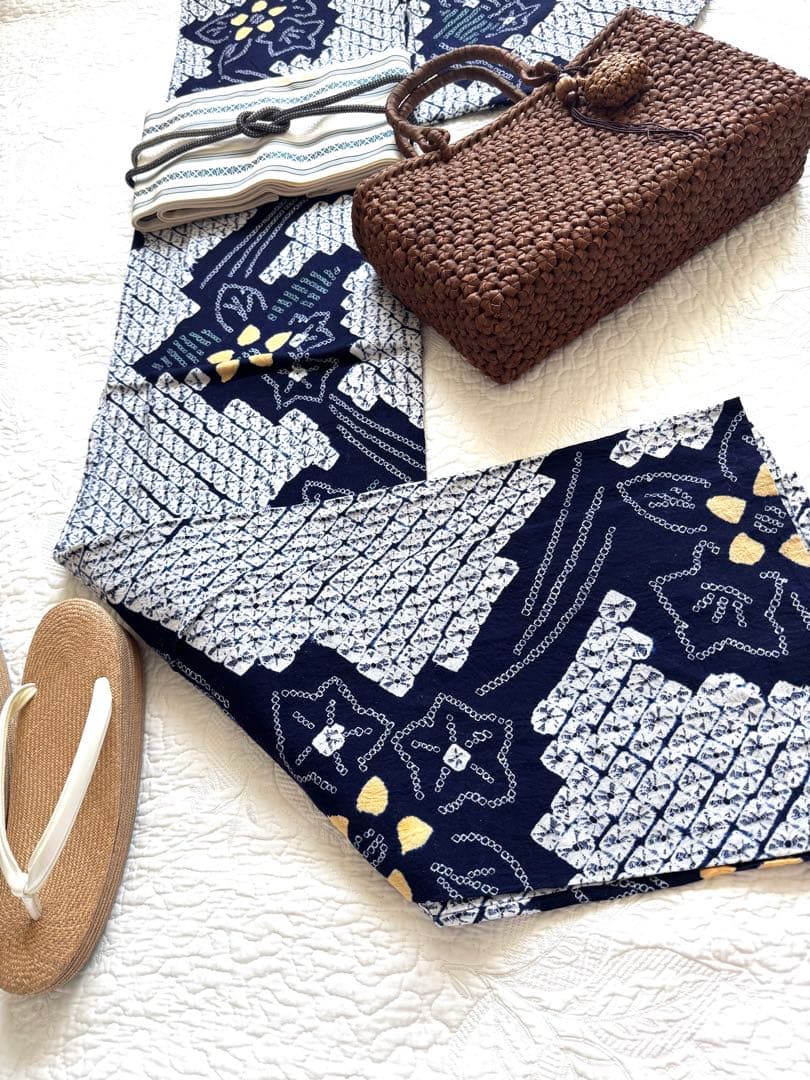 粋で大人な浴衣 ◆ 有松絞り 草花文 柄も仕立ても素晴らしいお勧めの逸品