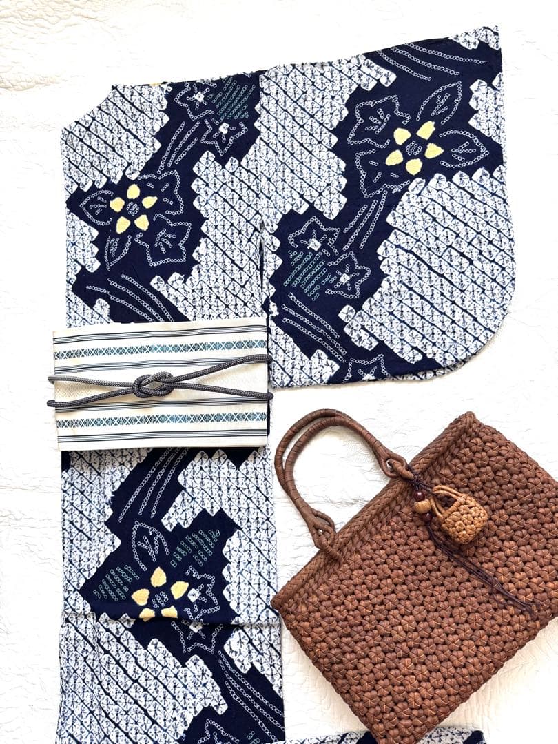 粋で大人な浴衣 ◆ 有松絞り 草花文 柄も仕立ても素晴らしいお勧めの逸品