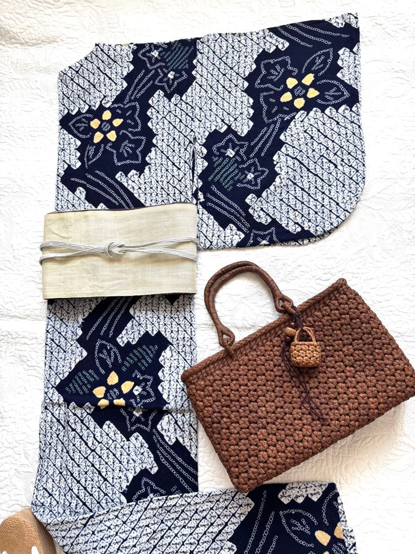 粋で大人な浴衣 ◆ 有松絞り 草花文 柄も仕立ても素晴らしいお勧めの逸品