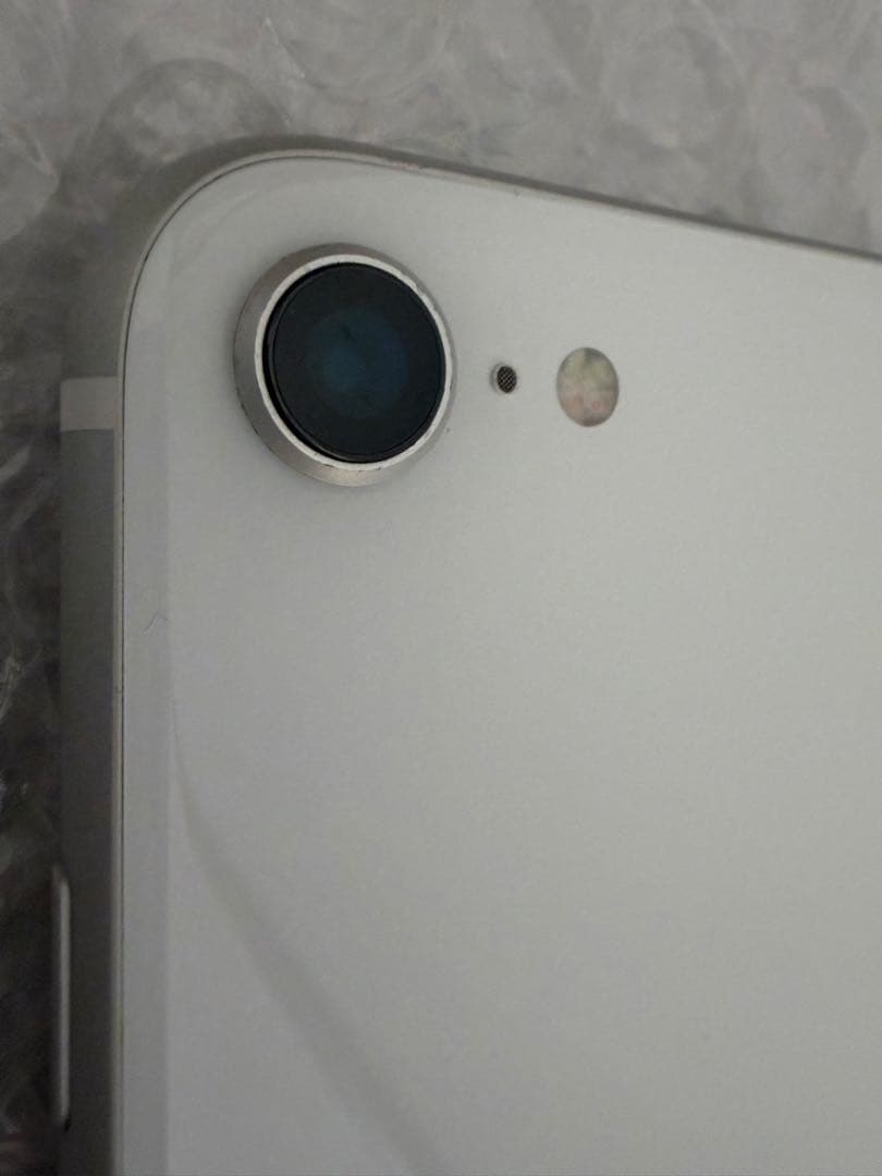 Apple iPhone SE 第2世代　64GB　スマホ　本体　SIMフリー