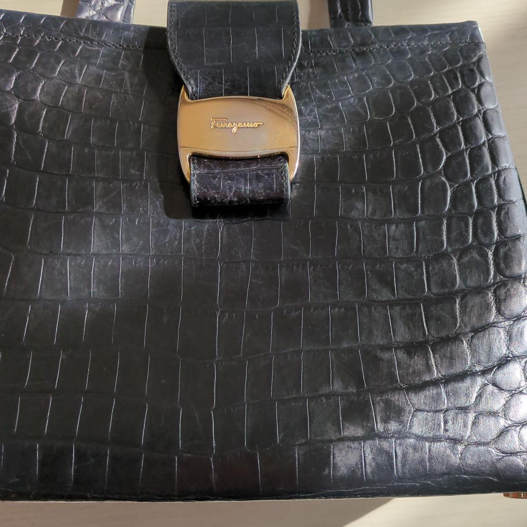Ferragamo ブラック クロコダイル風 バッグ
