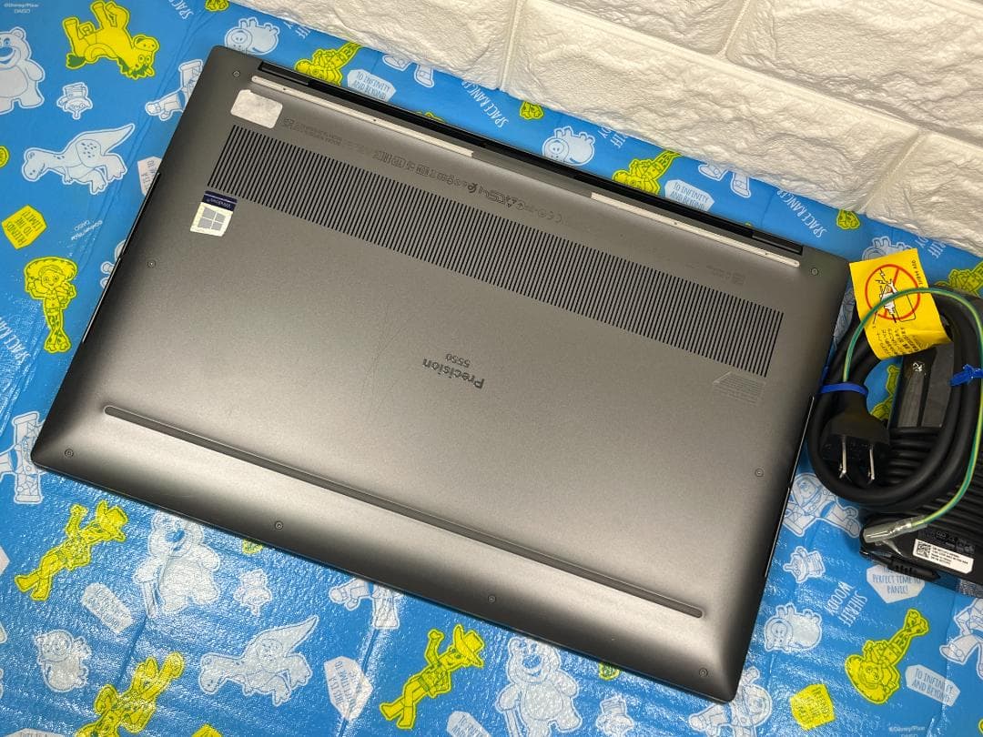 美品 デル Precision 5550 32GB UHD+ 15.6型 タッチ
