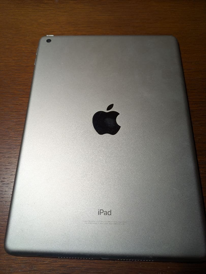 iPad 第6世代 128GB Wi-Fiモデル｜軽微な傷あり｜動作良好｜箱あり