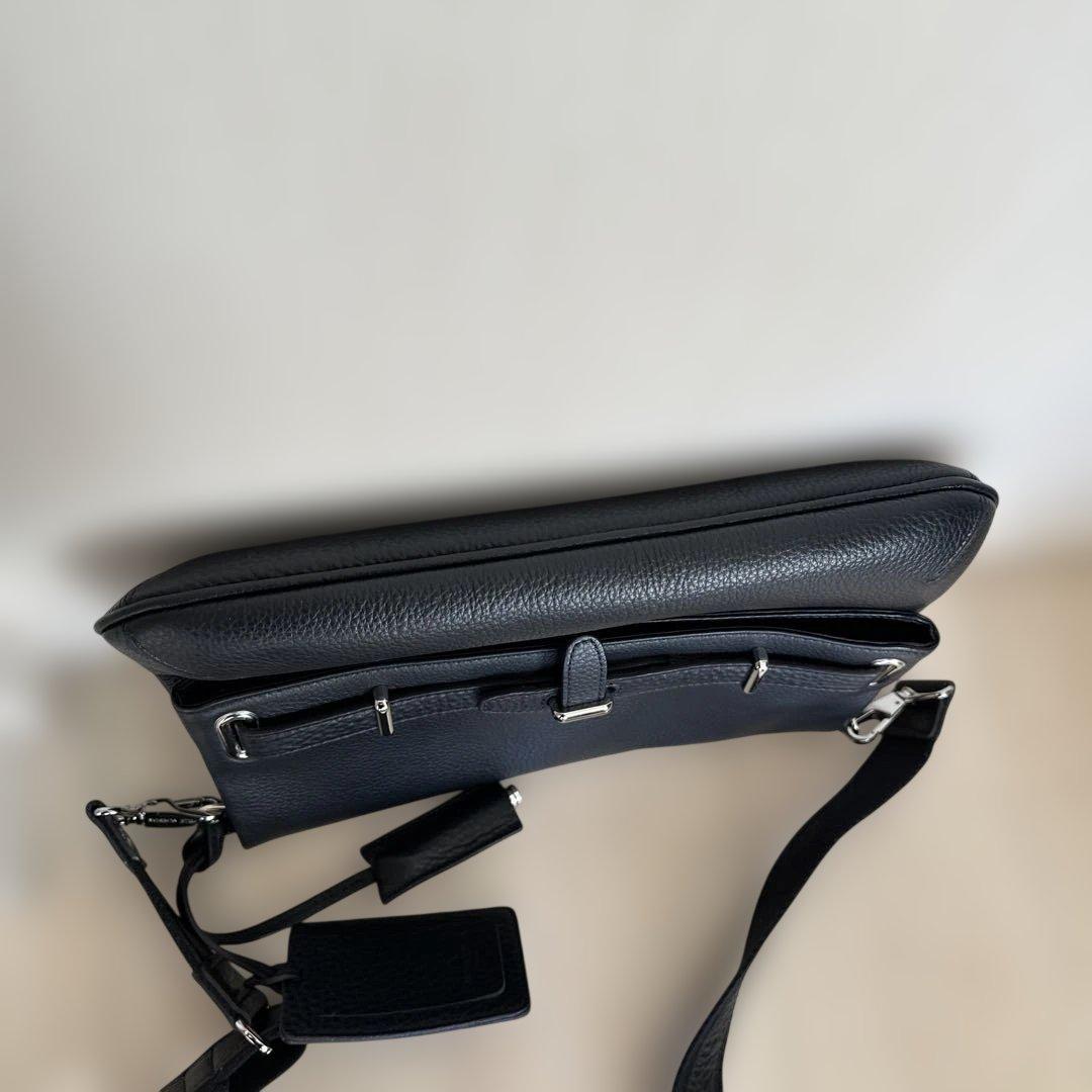 PELLE MORBIDA ペッレ モルビダ　ショルダーバッグ