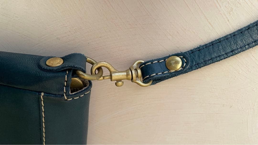 【値下げしました】キソラ⭐︎ネイビー レザー ショルダーバッグ