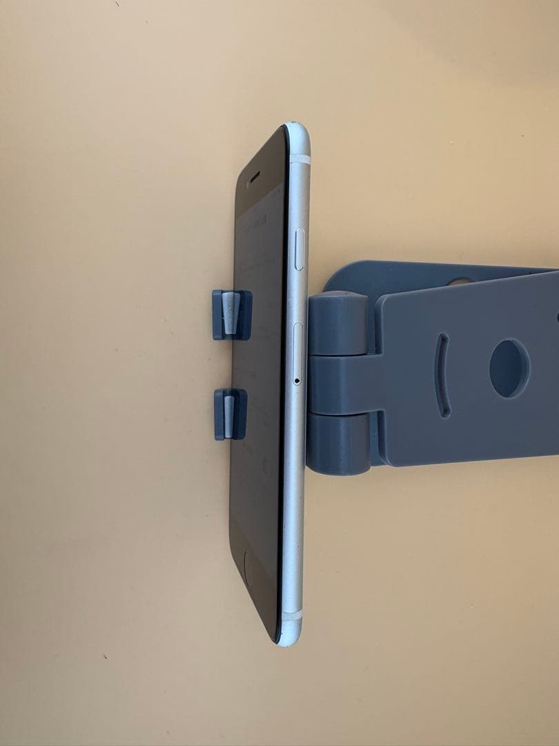 iphone SE2 ホワイト 64GB SIMフリー バッテリー100%