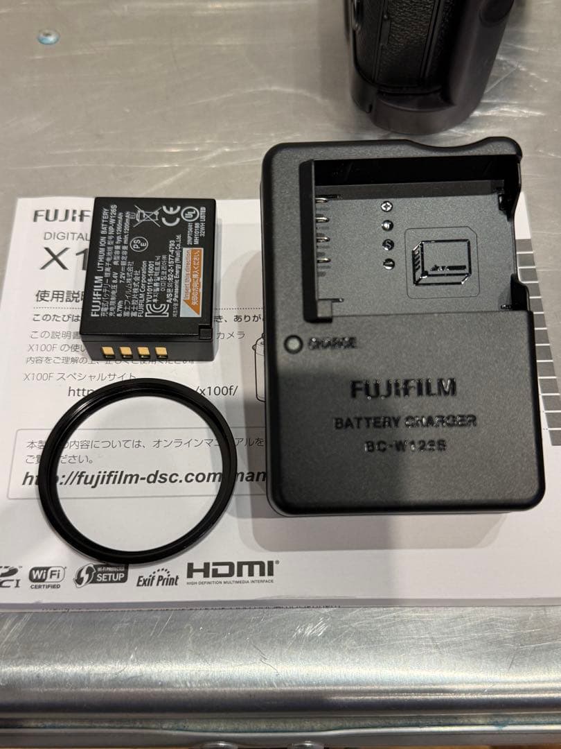 【撮影可　一部難あり】FUJIFILM X100F 黒　シャッター8800回