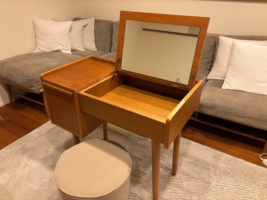 unico ドレッサー、椅子