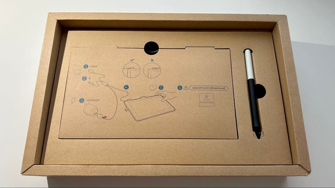 Wacom 液晶ペンタブレット 本体 付属品有 美品