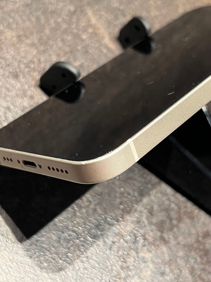 【美品】Apple iPhone 14 128GB スターライト