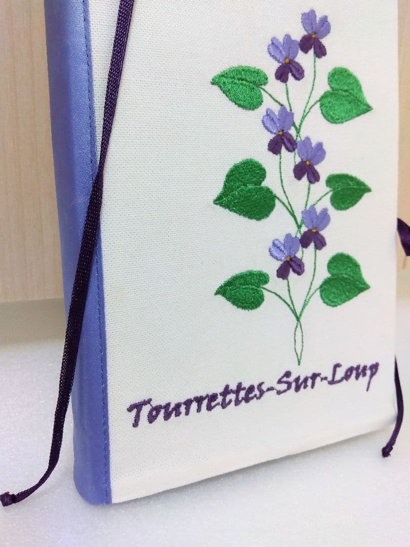 フランス Tourrettes−sur−Loup スミレ村 刺繍カバー付きノート